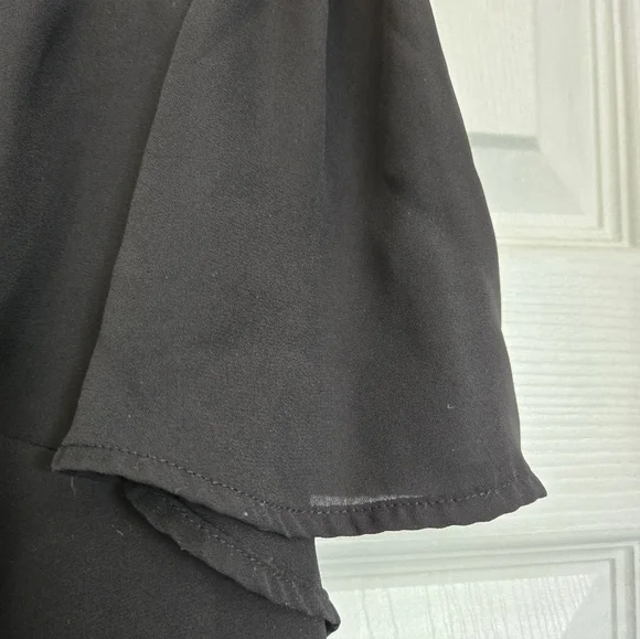 Torrid Georgette With Lace Detail Flutter Sleeve Black Top - Size 2 - Picture 8 of 12